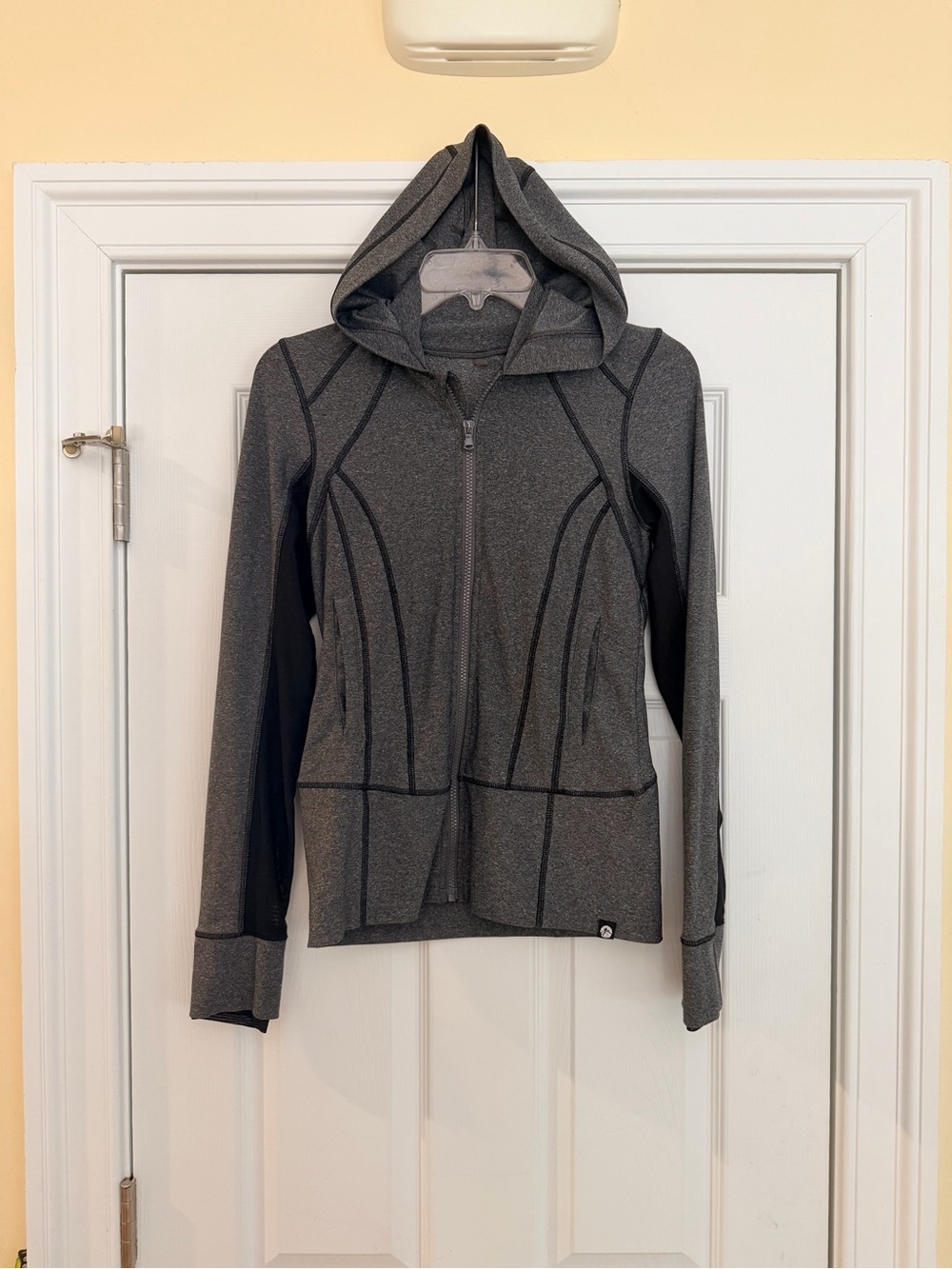 Women's Size S/P Dark Gray Hooded Performance Jacket Bike Full Zip GUC